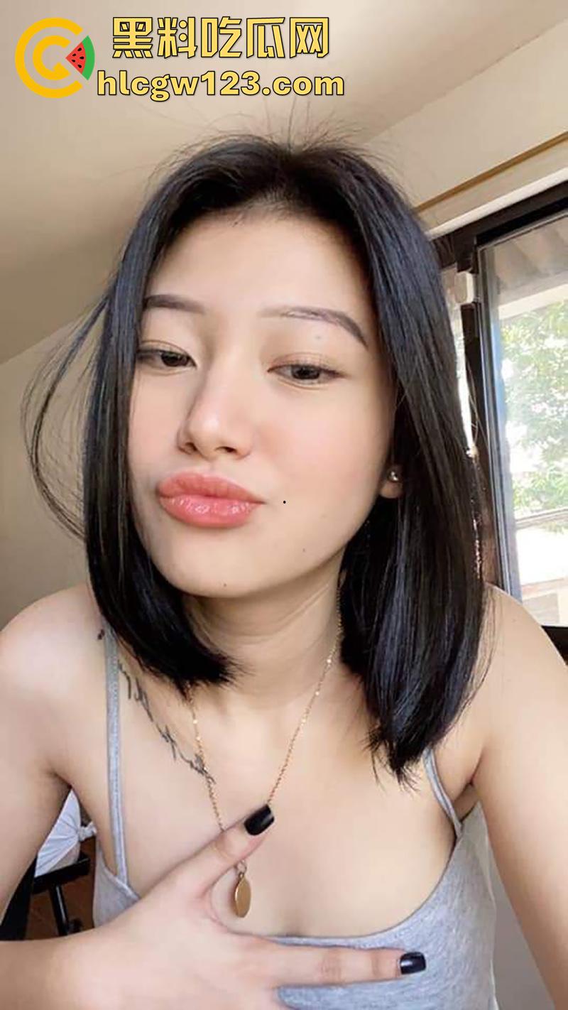 园区大佬的缅甸女友，蜂腰蜜桃臀极致性感，被大佬各种后入啪啪自拍，这臀型真是没谁了！-1