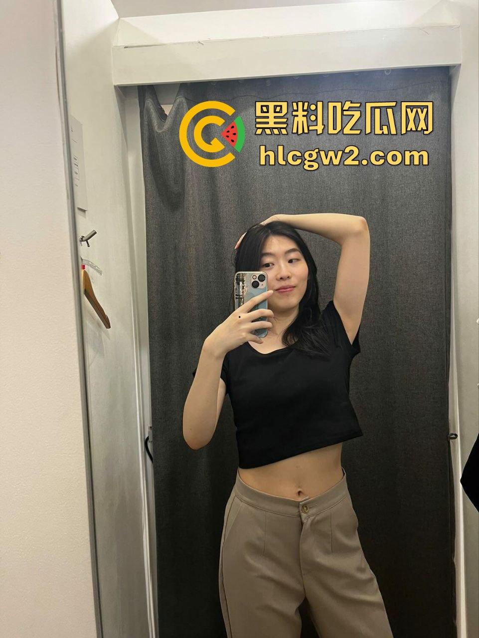 北京SOHO健身女教练【范珊珊】自拍自慰视频疯传，桃红奶晕勾引男学员报课，健身报得多还能上床？-10