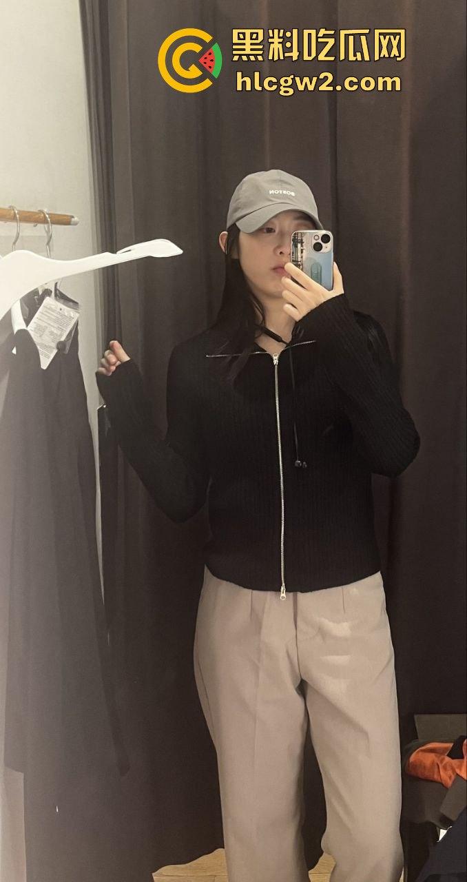 北京SOHO健身女教练【范珊珊】自拍自慰视频疯传，桃红奶晕勾引男学员报课，健身报得多还能上床？-18