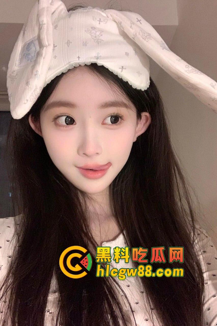 长沙榨汁姬学姐『 路瑶』狼人杀撸猫私人影院，床下高冷到底装御姐，床上可不是这个画风！-2