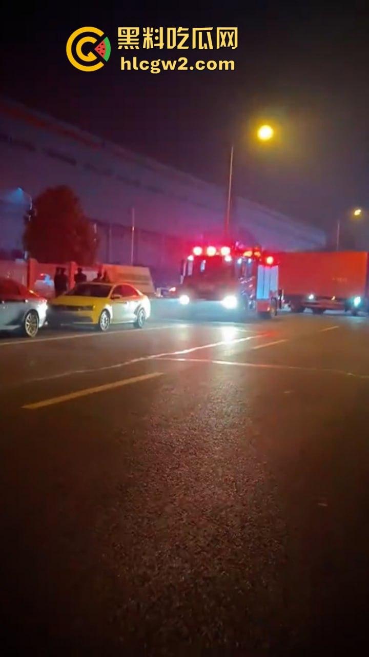 本不富裕的京东雪上加霜！江苏无锡京东自营仓突然失火被烧毁 双11快递滞发 损失惨重-2