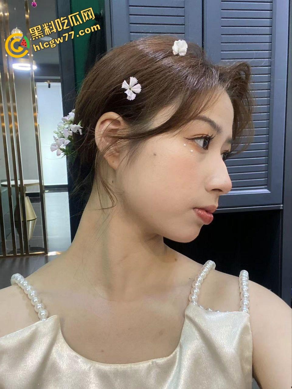 珠海幼师【刘欢欢】，野外露出粉鲍群P，SM调教淫叫震天，只为完成主人的任务!-3