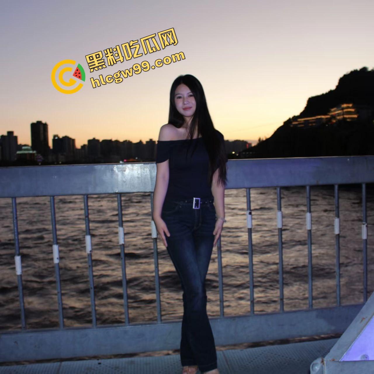 南昌大学肉感反差黑丝女大【郭雨妍】撕破黑丝玩具刺激骚逼，出租房男友暴力后操骚逼！独家曝光流出！-1