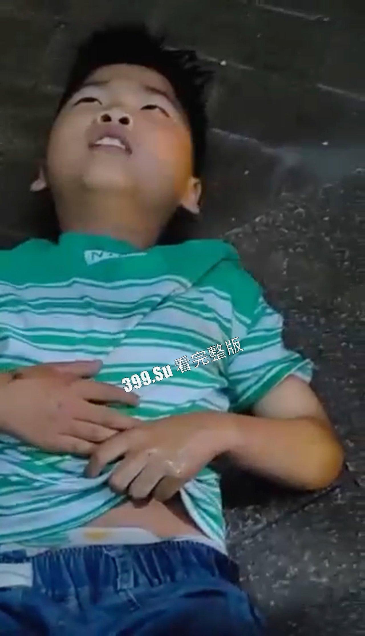 安徽合肥 男孩被母亲棍棒追打，果断从五楼跳下-4