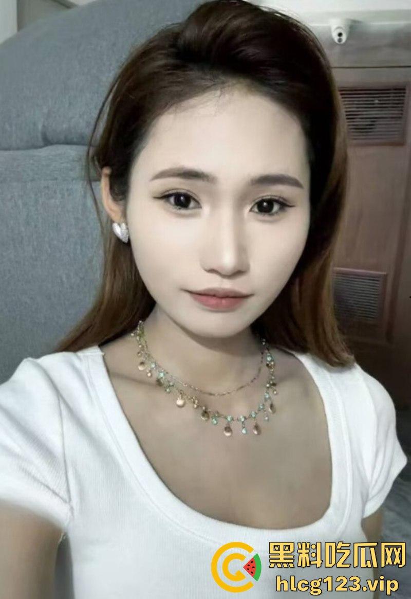 白天上课晚上卖逼 江西27岁辅导班女老师 陆静雅 当鸡赚到第一桶金 高兴坏了-11