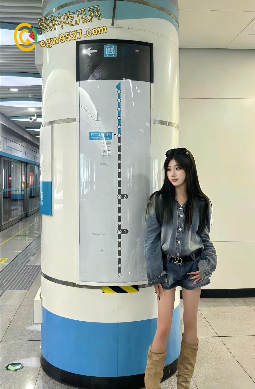 河北经贸大学校花【刘一宁】，情趣女仆蒙眼口交，户外楼道口交，清纯少女被调教成极品小母狗 ！-1