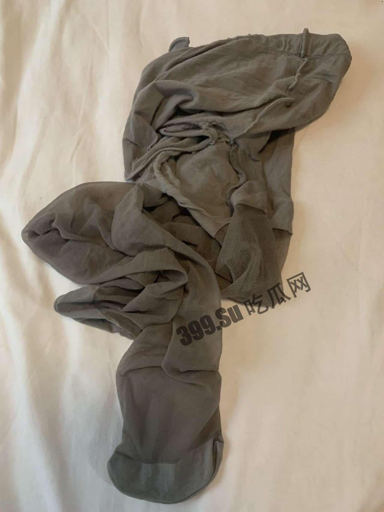 #空姐 #吉祥航空 吉祥航空777航班空姐手机被黑_休息室啪啪视频流出_，飞行中自慰，非常可口的小鲍鱼阴唇_肥满多汁！-2