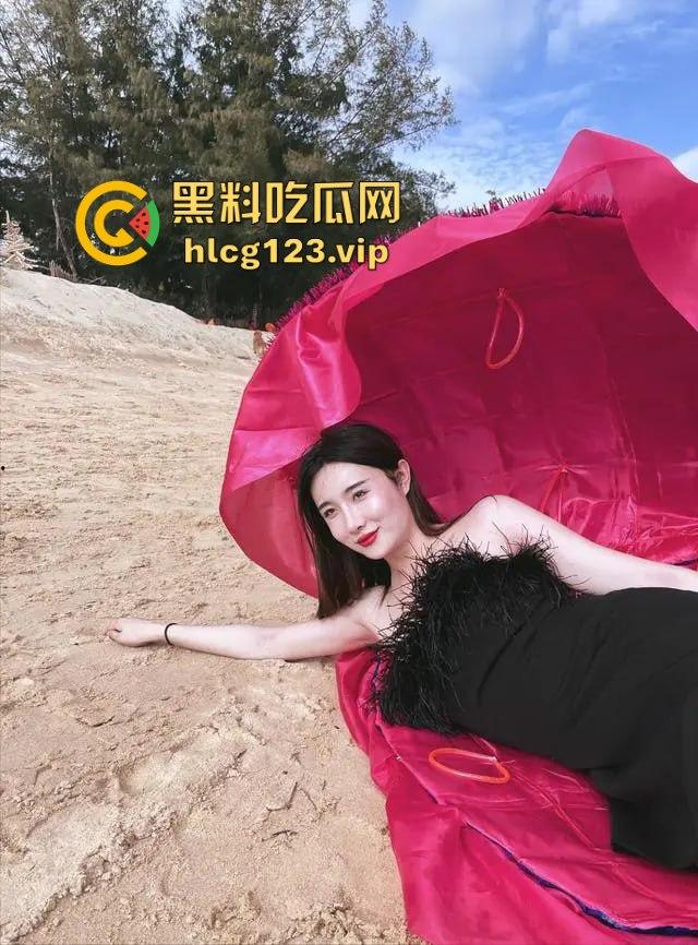 软饭小王子『焦皮』！抱富婆、撩老头，变性网红『智博』钱袋被掏空，软饭吃到爽！-8