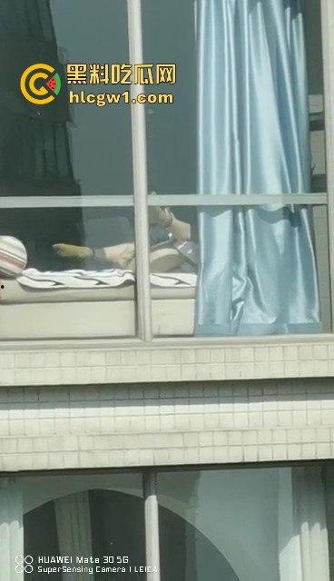 瓜友用华为手机偷拍邻居女孩看毛片自嗨！真TM清晰，以后干这事还是把窗帘拉上！这波偷拍真遥遥领先！-1