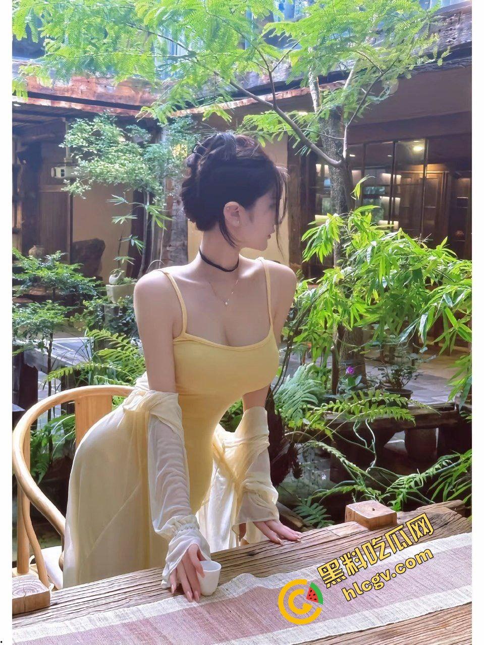 抖音赣南师范科技学院反差骚婊『iiiiii』女大学生下海约炮社会大哥 独家流出！-3