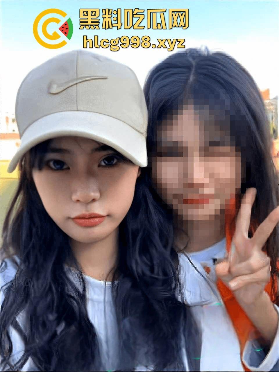 广东深圳女大学生清纯外表下的淫乱生活，性欲旺盛背地聊骚勾男人！-1