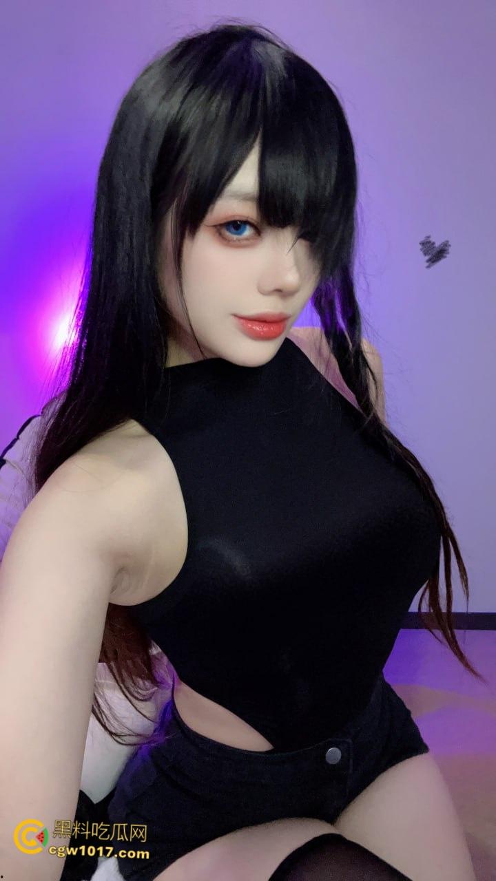 极品福利姬【九言】，COS化身圣洁修女，巨乳乳交阳具挑逗，露奶白丝吸奶器自慰，妖娆舞姿超强性张力！-1