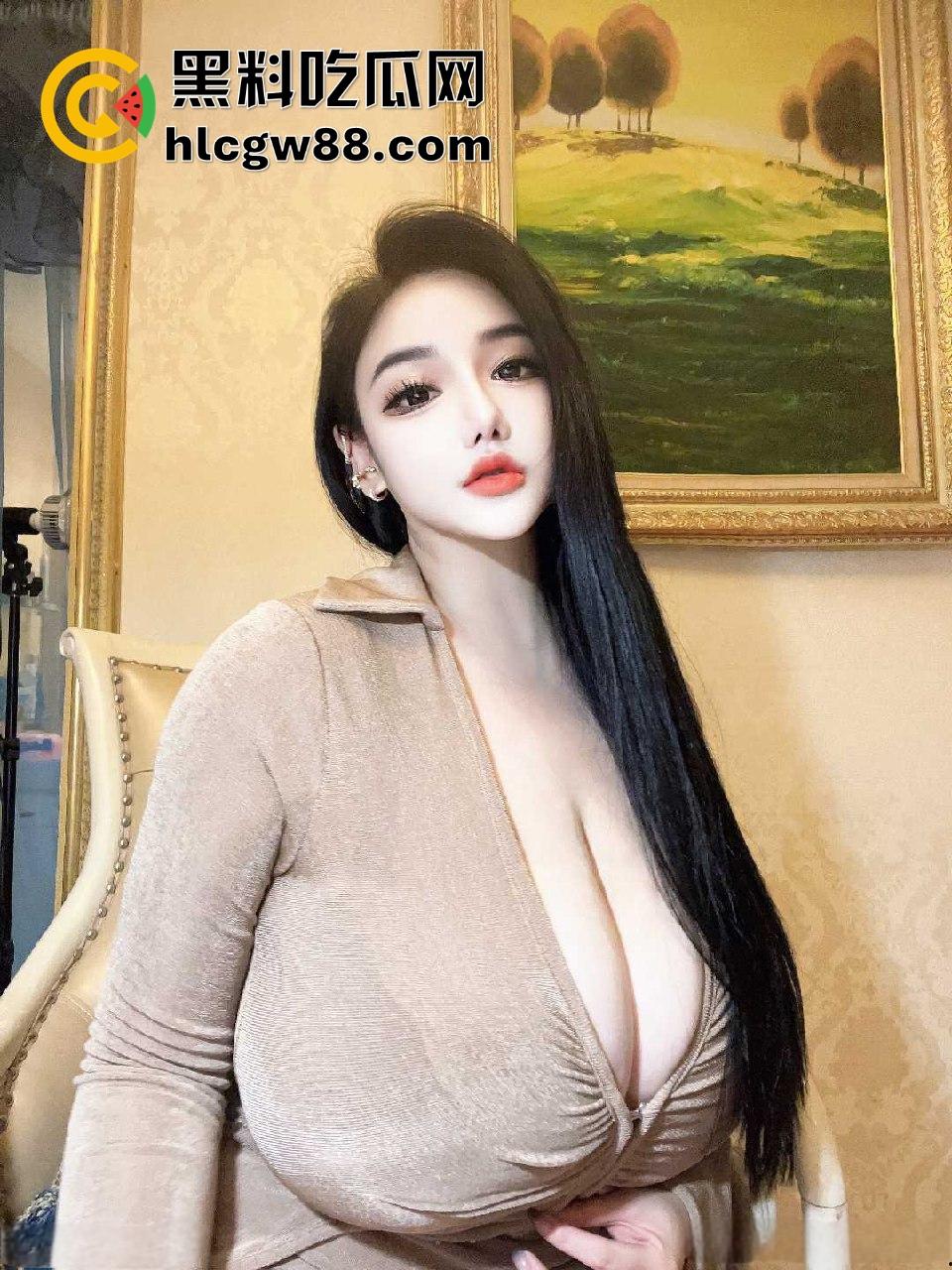 海南奶王【袁萌萌】这巨乳真实存在？至少FGH级别，走路自带摇晃特效，这奶还能塞进衣服里？-8