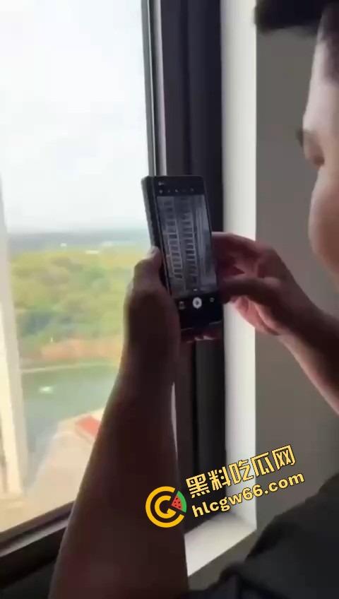 集美逆天操作，阳台晒鲍鱼不拉窗帘，白天晒鲍鱼，晚上老公就地现吃，主打一个鲜嫩刺激！-1