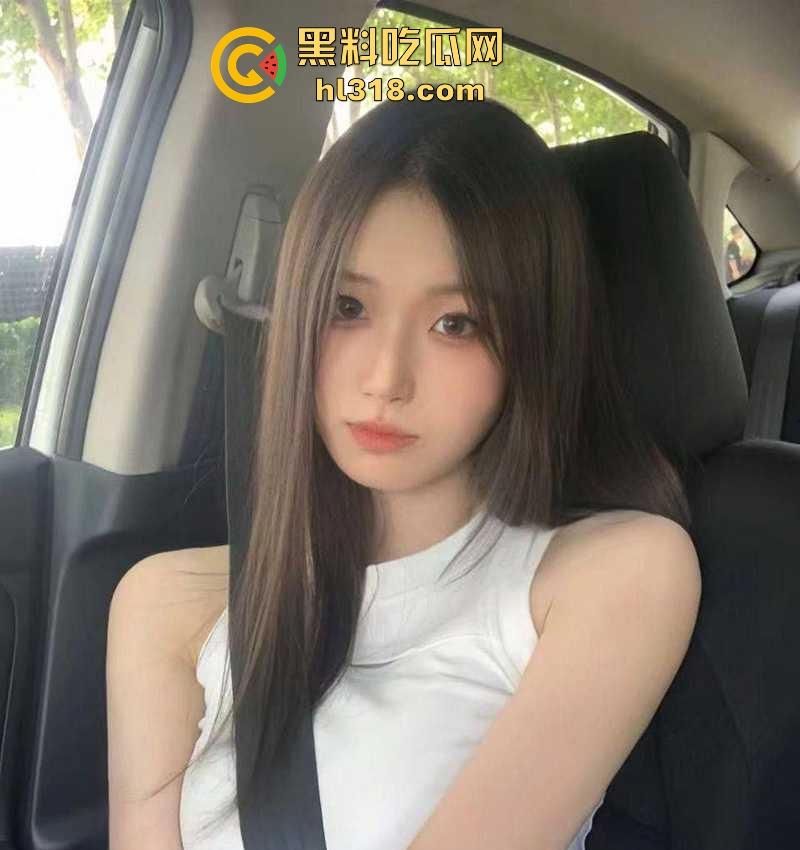 重庆性感尤物【严琳琳】人前高冷女神人后骚货反差母狗 ，背着男友偷吃玩多角恋，真正的时间管理大师！-3