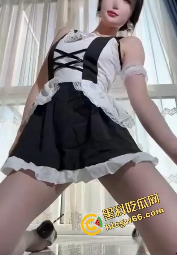 抖音67万人气御姐【小久红】乳液浇臀骚穴特写连播，情趣职业装轮番上，操控力强到爆！-5