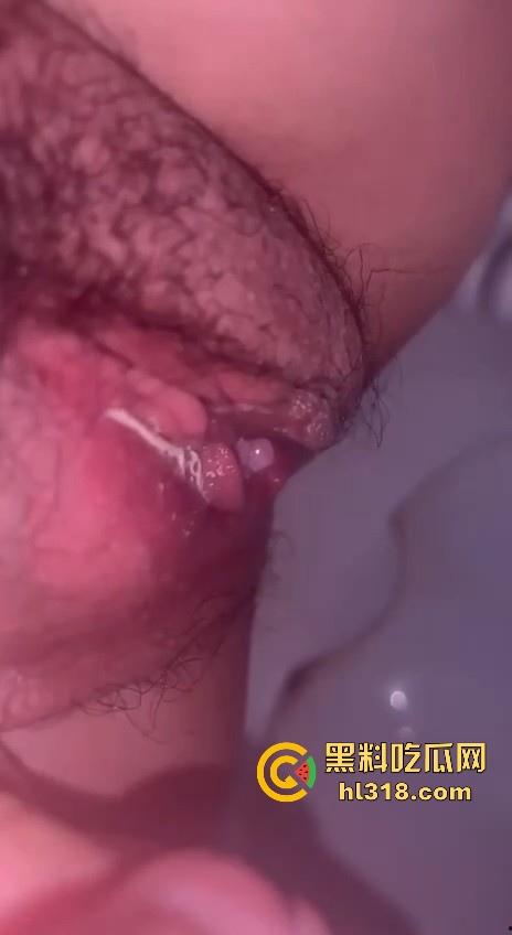 泉州职业学院乖巧学妹【陈爱婷】网调视频被渣男外泄 ，逼脸同框高清自拍，纯情少女沦为黄网贴吧红人！-10