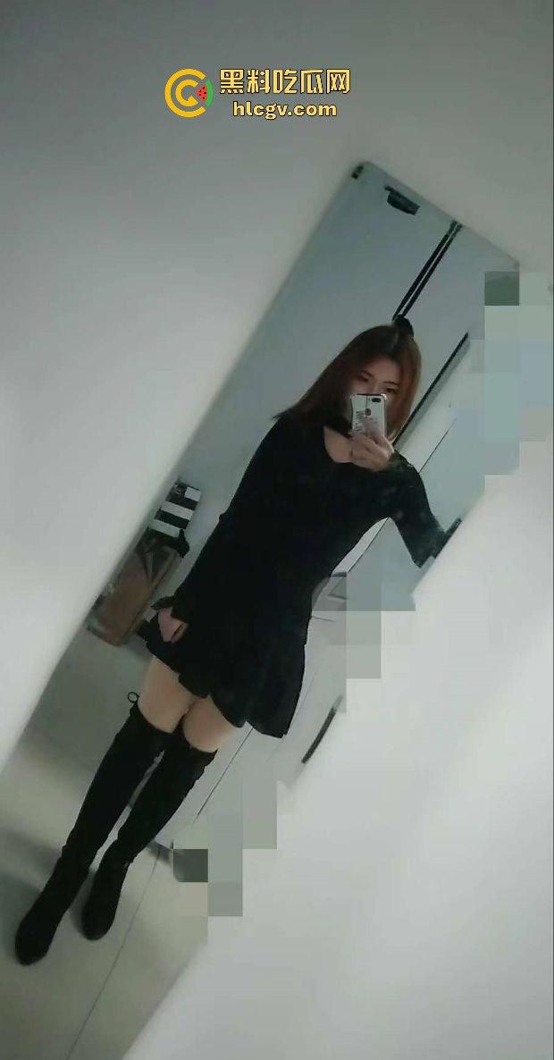 百度云惊现情侣口交后入泄密视频！清纯情侣私下骚得不行，展露隐藏的风骚一面！-1