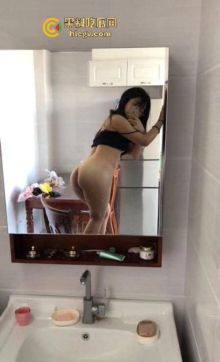 百度云惊现情侣口交后入泄密视频！清纯情侣私下骚得不行，展露隐藏的风骚一面！-8