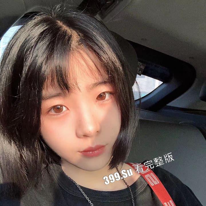 重庆财经职业学院 19岁学生 #范欣  因恋爱期间在抖音聊骚帅哥 被现男友发现并分手 曝光性爱视频-1