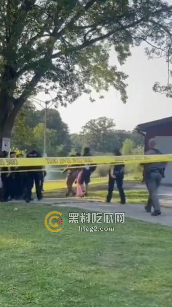 自由美利坚的凶暴现实！纽约罗切斯特市公园枪击事件，1死6伤引发社区恐慌！-6