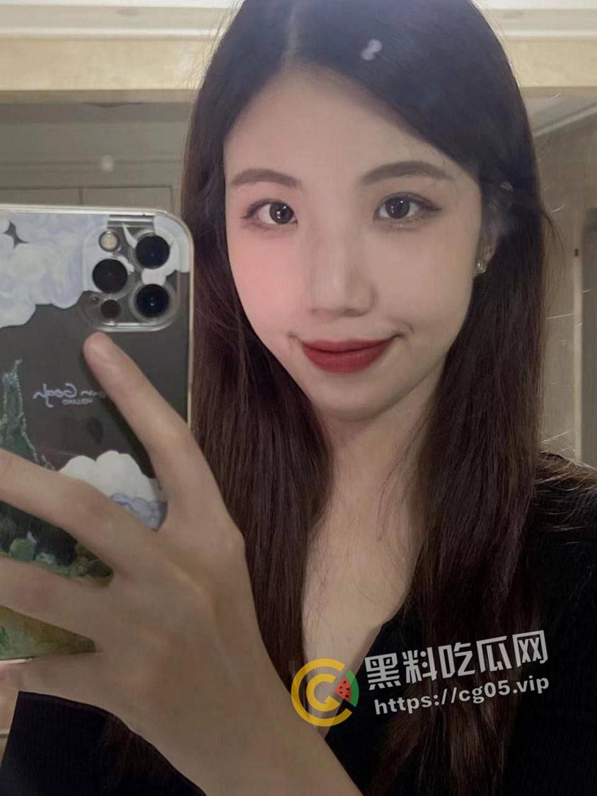 瓜友投稿！厦门大学母狗【彭沐凝】 甜美系邻家女孩 和渣男男友拍裸照被流出 气质与风骚并存-3