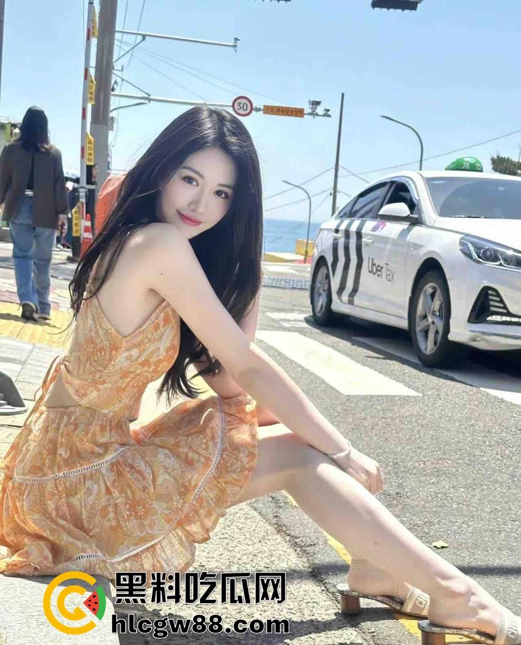 蔚来销售【黄晓晴】买车就陪睡，ET9每卖一辆骚逼多插一下，翘臀验货小屌勿扰，这屁股吞屌一流！-5