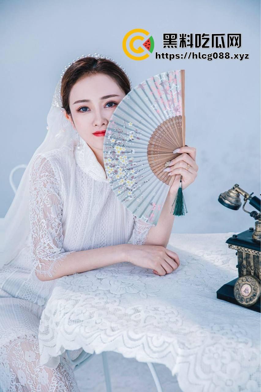 沈阳美容师【马丽丽】婚后不到一年骚翻天，眼罩一戴被单男操得浪叫连连，绿帽老公还他妈投稿炫耀！-6