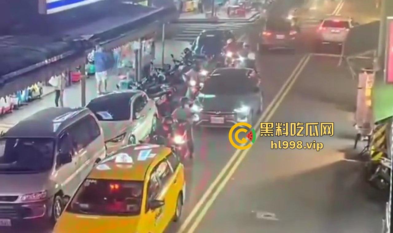 台北熊孩子偷开爷爷车，狂飙撞死三人！小命不当回事，惨剧震惊全台！-8
