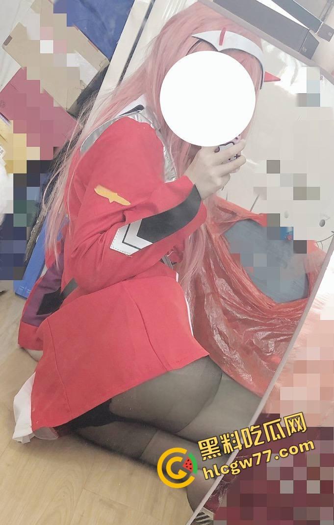 推特【千叶酱】极品JK萝莉白虎嫩逼勾魂，白丝黑丝裹小奶子浪得炸眼，cos校色骚洞漏光狂撩！-4