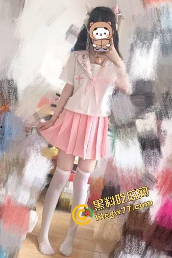 推特【千叶酱】极品JK萝莉白虎嫩逼勾魂，白丝黑丝裹小奶子浪得炸眼，cos校色骚洞漏光狂撩！-11