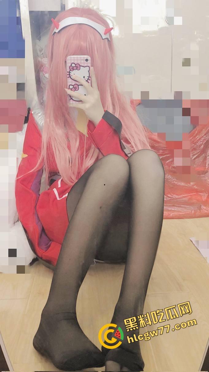 推特【千叶酱】极品JK萝莉白虎嫩逼勾魂，白丝黑丝裹小奶子浪得炸眼，cos校色骚洞漏光狂撩！-13