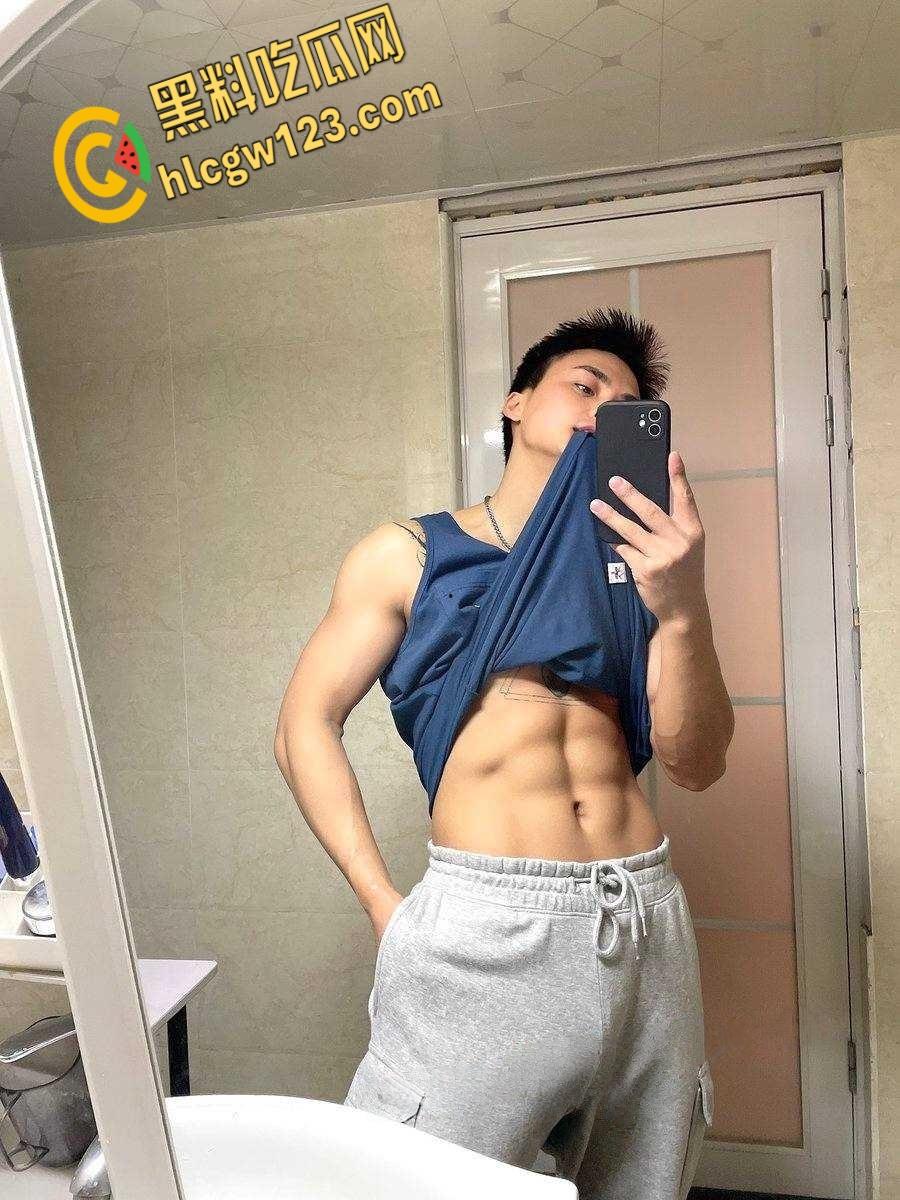 优质肌肉猛男爆操极品校花，男主人帅屌大又猛又持久，校花天生反差又骚又浪！-3