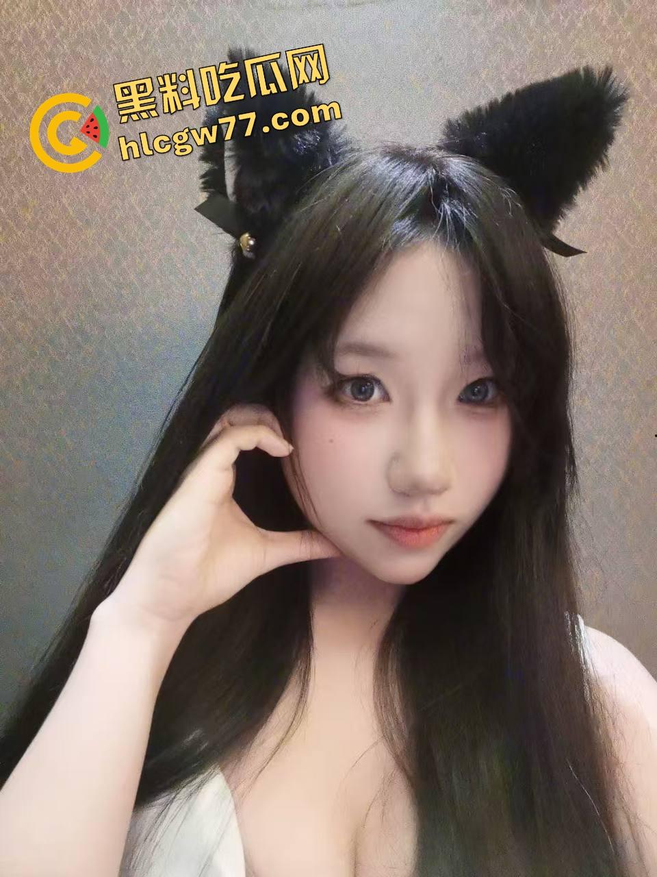 山东小骚妹玩拍片play，明明嘴上喊别拍，结果插进去自己夹着不让拔，还自己对镜头喊哥哥射脸上！-3