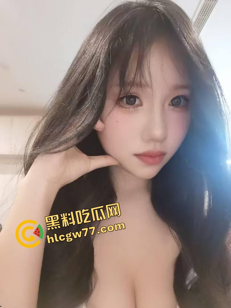 山东小骚妹玩拍片play，明明嘴上喊别拍，结果插进去自己夹着不让拔，还自己对镜头喊哥哥射脸上！-5