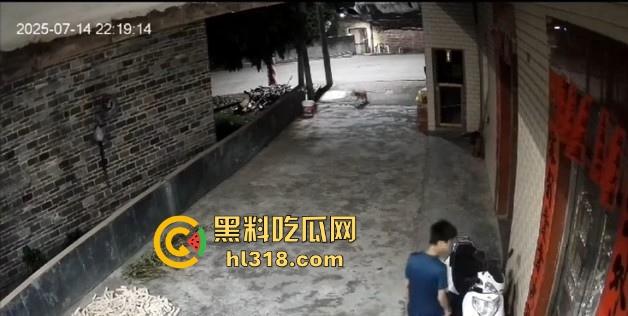 不是哥们电瓶车你也不放过吗？是哪位瓜友速速站出来，趁小姐姐不在射她车座是吧！射完头也不回！-3