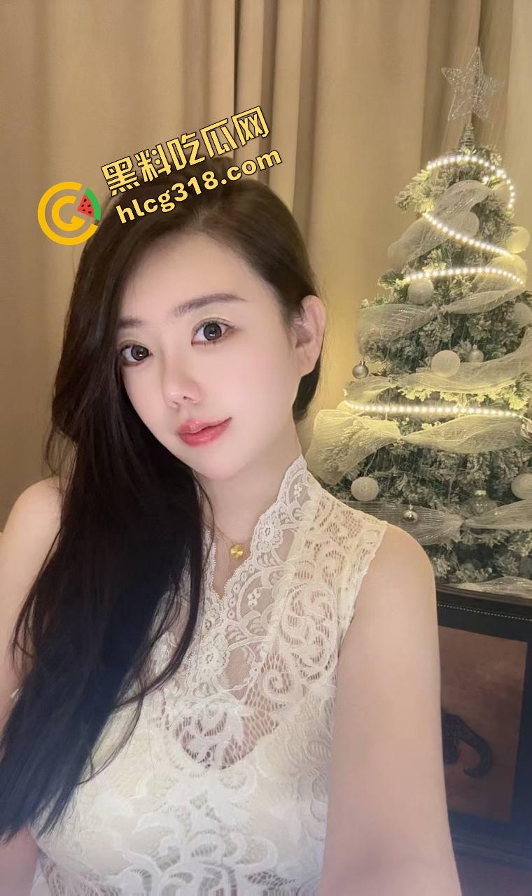 谁说00后嫩？在上海大神手里照样被操得趴桌子喊爹，戳到最后手机都拿不稳，这叫操不是爱-4