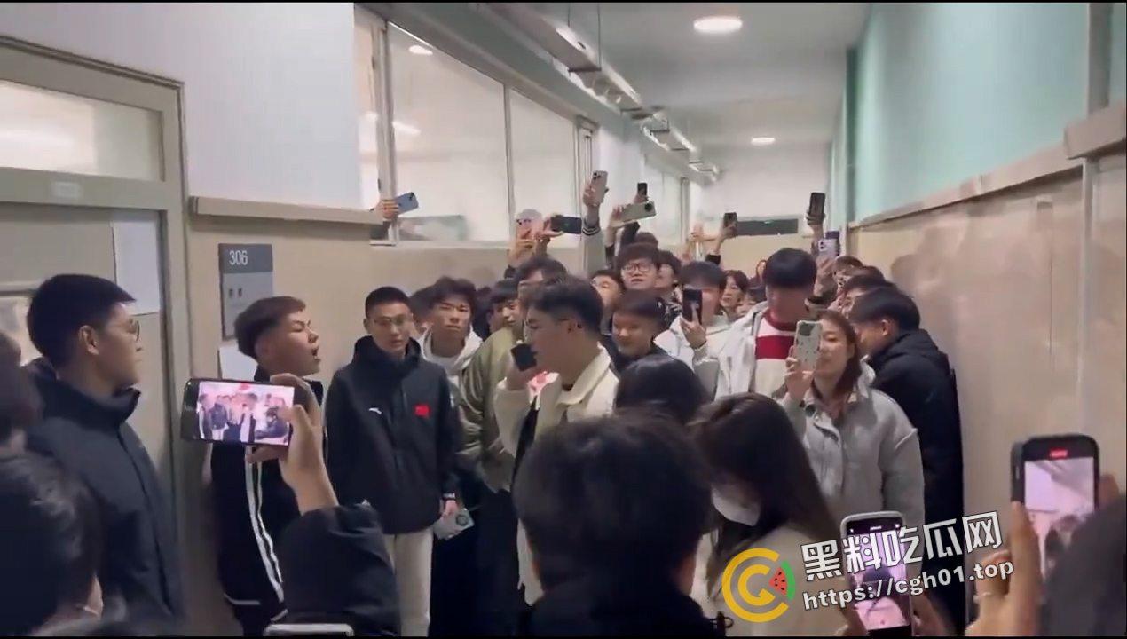 长春健康职业学院大瓜！学生们集体抗议学生会长期霸凌 这是黑社会啊 符合对大专东北银的客观印象-1