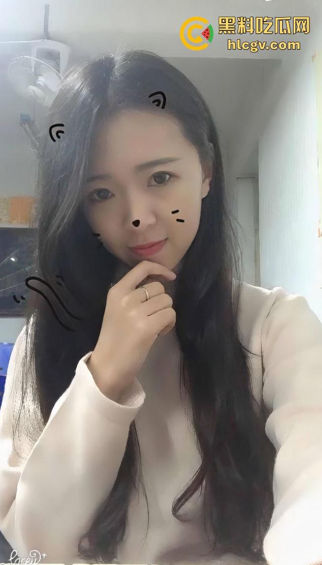 天津少妇【曾萱】被金主包养，变态老板羞辱虐待，黑木耳被玩到喝尿，视频曝光震惊众人！-4