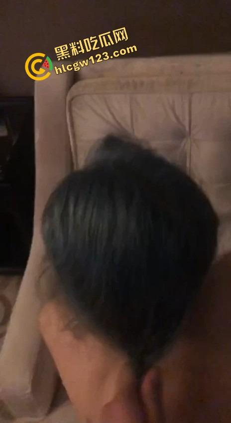 事实证明鸡巴够大，女人就是狗，佛山第一炮【宇宇桑】干疯小骚B，抽插中问她身份，她浪叫我是狗！-6