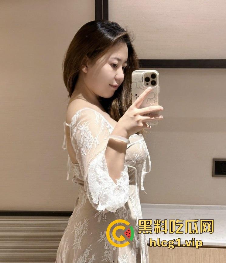 哈尔滨少妇郝凤燕偷情视频疯传！大奶人妻勾搭生猛小鲜肉家中激战曝光！-4