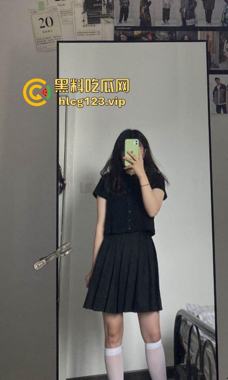 盐城师范大学校花高晓海露脸泄密！斯文眼镜男征服女神，镜前口交激情全记录！-6