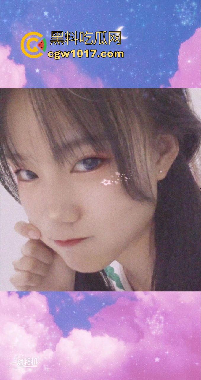 瓜友投稿！四川文化传媒职业技术学院【黄翠莹】真实女友自拍投稿，给所有人看看这骚货在网上有多骚多反差！-4