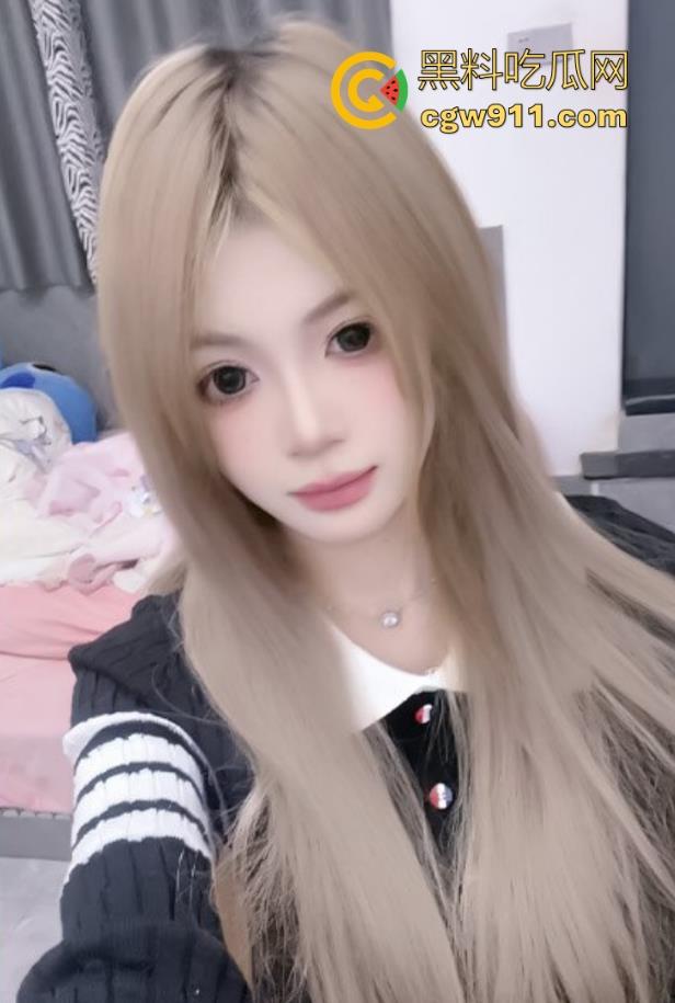 高颜值纹身母狗，制服吊带极品身材，镜前口交女上骑乘，淫水狂飙，无套猛操射胸上，爽得一批！-2