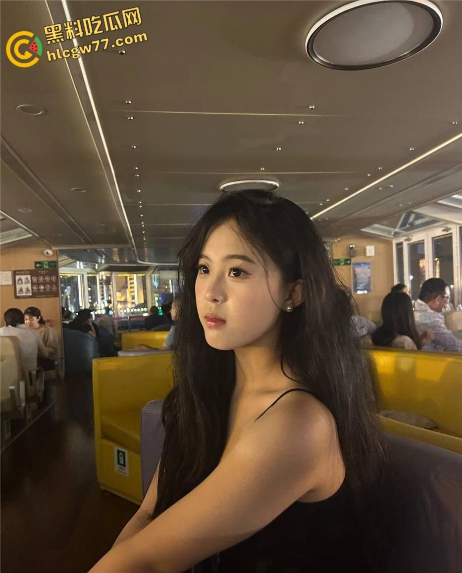 极品白虎御姐【刘雯雯】，情趣黑丝勾魂，金主爸爸狂抽猛插，淫水泛滥的极致征服！-4