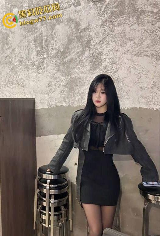 极品白虎御姐【刘雯雯】，情趣黑丝勾魂，金主爸爸狂抽猛插，淫水泛滥的极致征服！-5