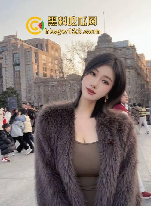 抖音极品御姐【失眠蝴蝶】性爱视频流出 高冷大胸御姐被金主打桩猛操 尽显放荡本性！-5