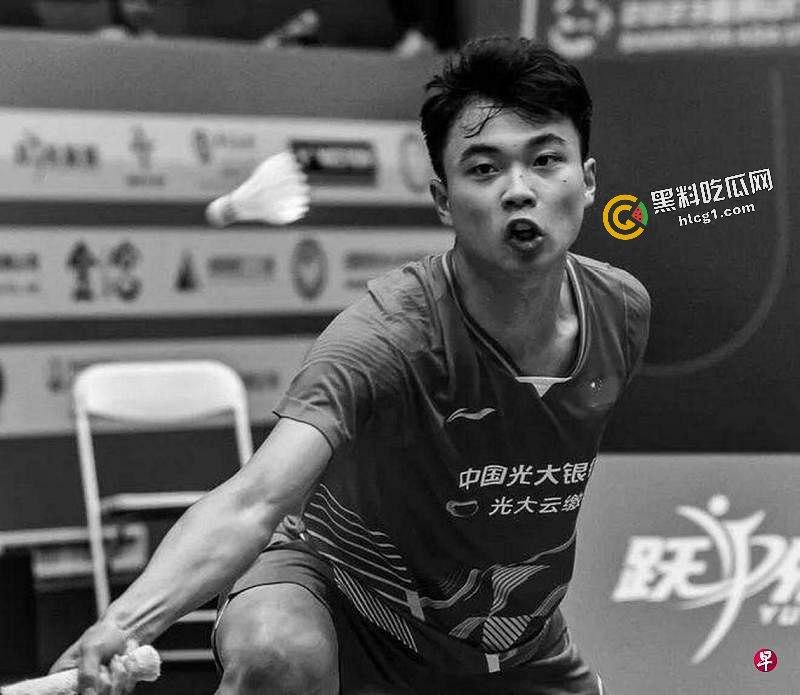 全网热搜！中国羽毛球员小将 张志杰 比赛中途昏厥去世 令人悲痛 现场视频直达-2