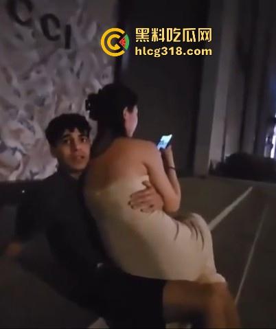 巴西牛排具象化，印度旅游博主偶遇摩洛哥男子搂抱中国女友，男子回答称中国女人是世界上最好追的女人！-2