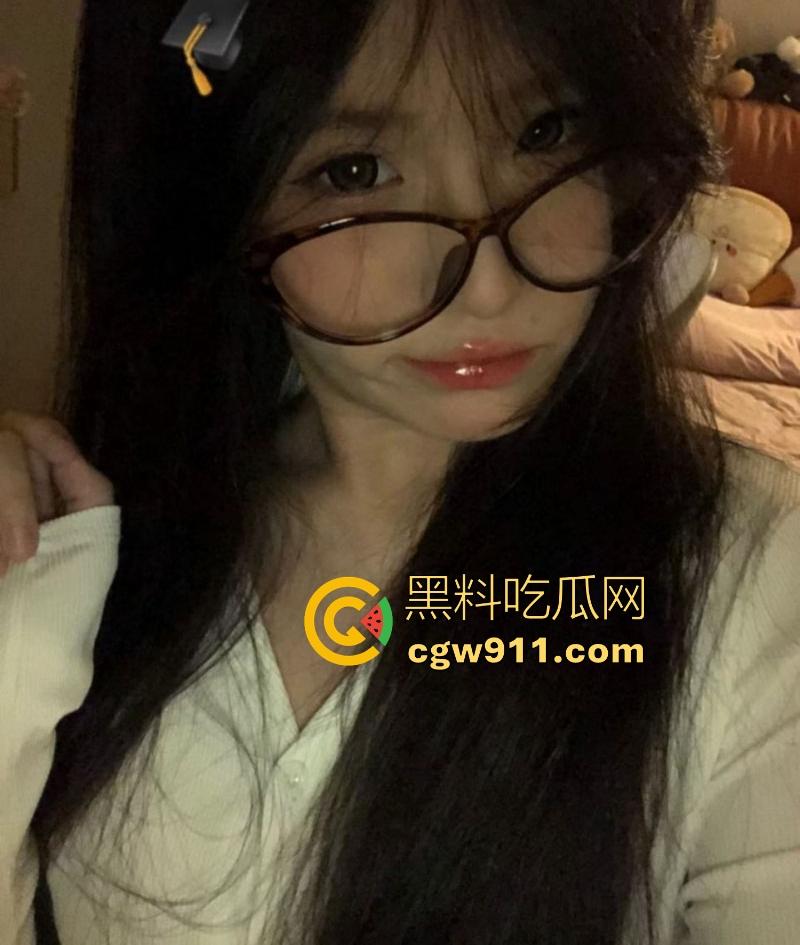 浙江工商大学大一母狗【林希然】约炮视频曝光，帮炮友深喉口交，狗链栓脖疯狂爆操，哪个男人能不瞬间硬爆？-4